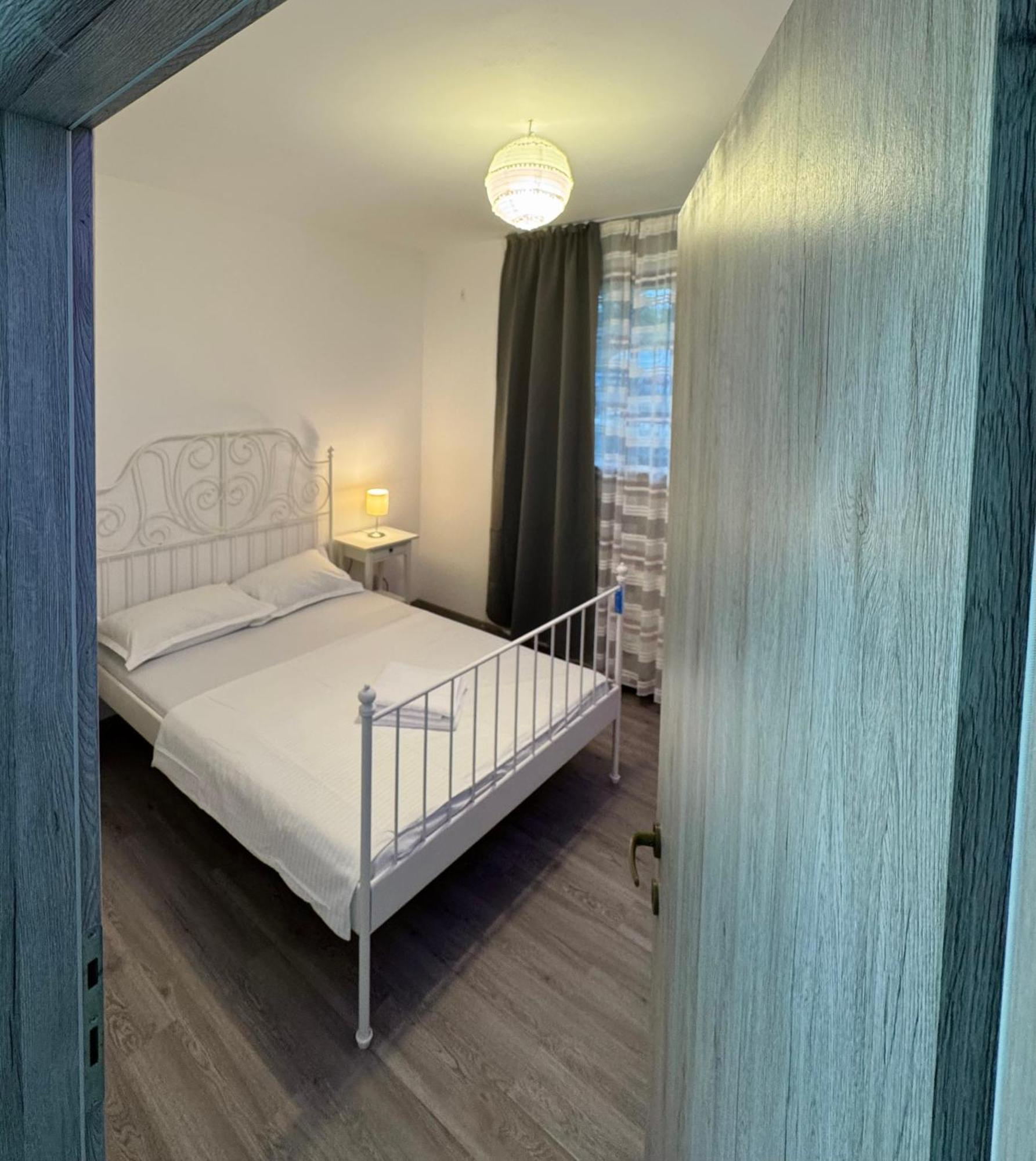 Apartment Solar D3, Private Parking, One Bedroom Bucharest Exterior photo